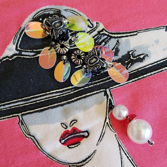 Chic woman spangle embellished coral top•Sm - Picture 2 of 12